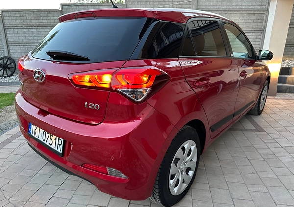 Hyundai i20 cena 38600 przebieg: 197068, rok produkcji 2017 z Pieniężno małe 211